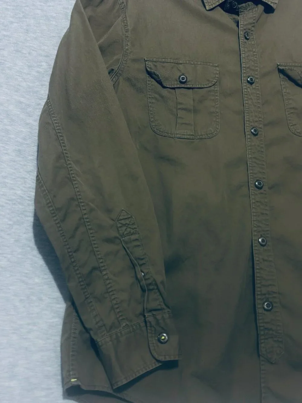 American Eagle Outfitters Shirt Men’s L/G Slim Fit Green Button-Up Pockets